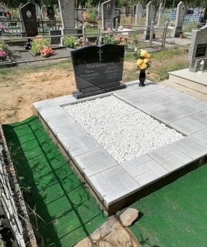 Памятник двойной 161